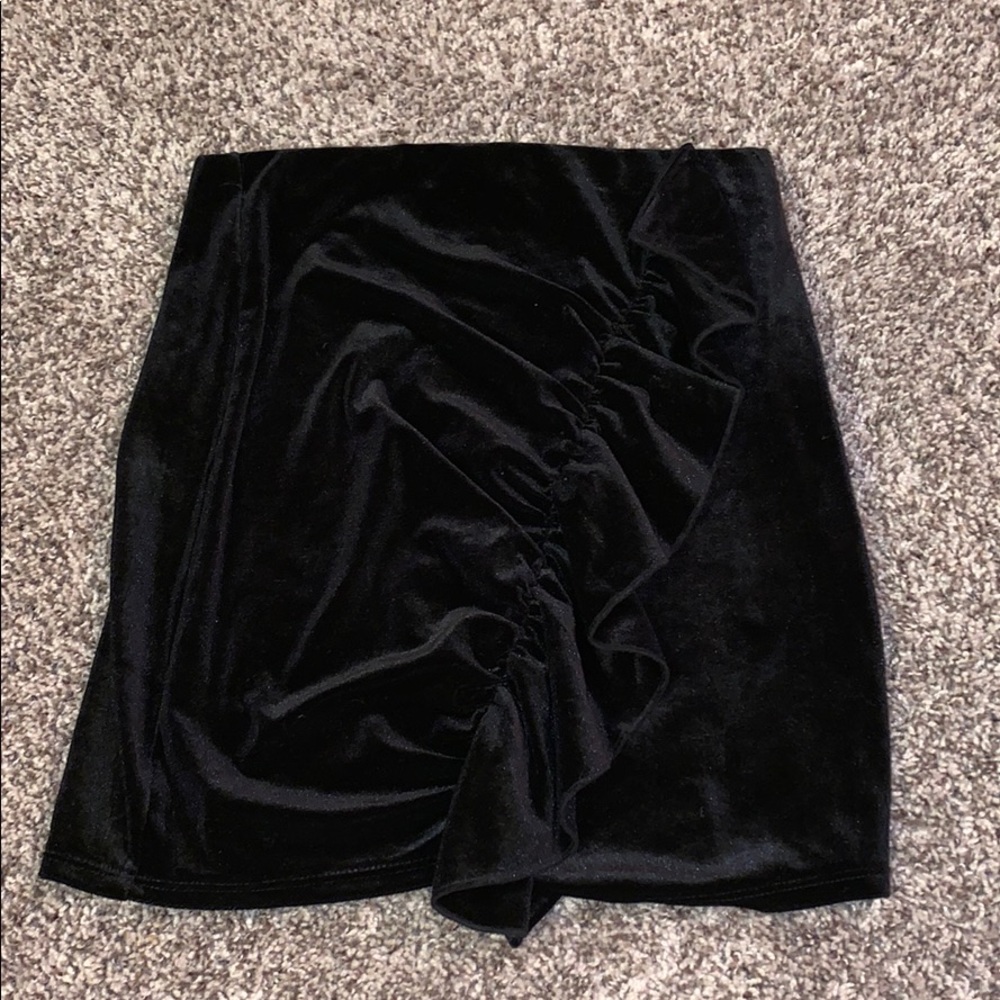 black mini skirt